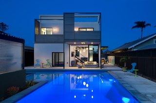 A Dull Stucco Home Becomes a Modern California Oasis - Photo 10 of 10 -