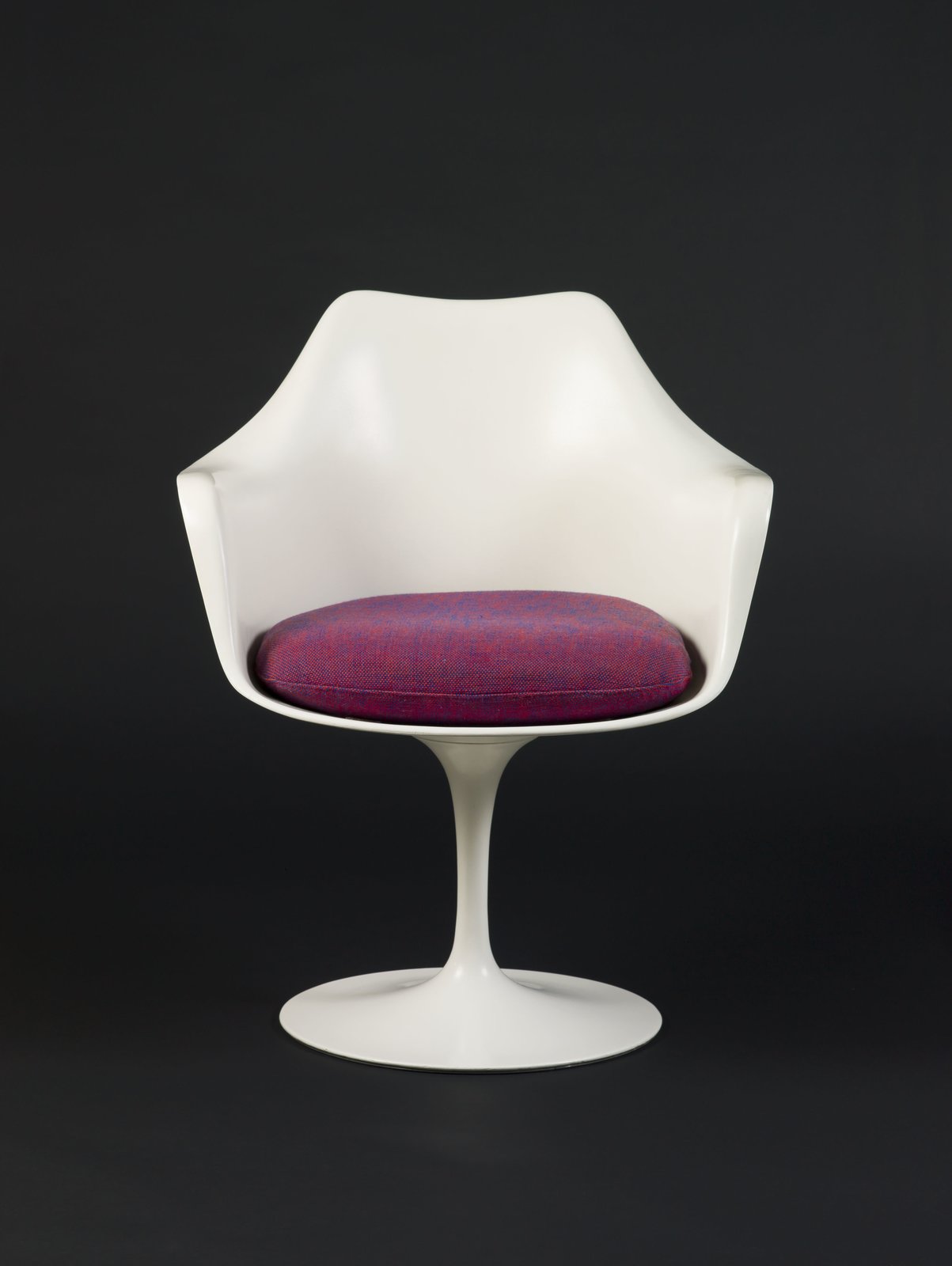 Photo 14 Of 31 In Saarinen Tulip Armless Chair Dwell More Photos Of Saarinen Tulip Armless Chair