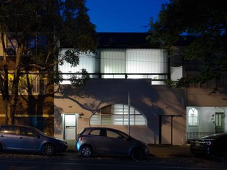 An Airy Sydney Home Goes Vertical to Gain Space - Photo 1 of 7 -
