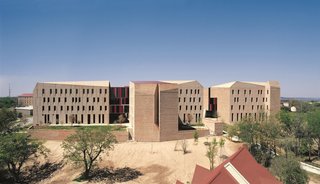 Chilean Architect Alejandro Aravena Wins This Year's Pritzker Prize - Photo 2 of 11 -
