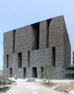 Chilean Architect Alejandro Aravena Wins This Year's Pritzker Prize - Photo 6 of 11 -