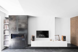 A Monochromatic Renovation for a 19th-Century Montreal Home - Photo 3 of 7 -