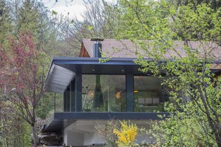 A Mountain Hideaway Plants a Green Roof in the French Alps - Photo 3 of 8 -