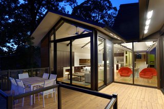 Modern Lake House in Missouri - Photo 7 of 9 -