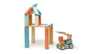 A Toy Company's Vision to Help Honduras by Selling a Lot of Blocks - Photo 4 of 5 -