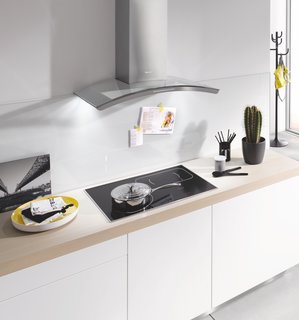 Miele’s Con@ctivity 2.0 technology allows for a communication to be established between your induction cooktop and ventilation hood. The hood will turn on and off based on the activity of the stove, and will even run at an optimum power level according to what’s happening below. This lets you get cooking with freedom, without having to worry about your system not keeping up.