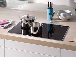 If all that isn’t enough, the extra capabilities will blow you away. Most notably, you’ll be happy to find an automatic heat-up option, a precise timer, variable cooking zones, safety shut-off functions, intuitive control panels, pan size recognition, and an EasyClean Ceran surface that’s designed to resist heat transfer.