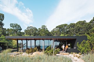 Jonathan Adler and Simon Doonan Go Trippy Contemporary on Shelter Island - Photo 1 of 12 - Jonathan Adler and Simon Doonan collaborated with New Haven, Connecticut firm Gray Organschi on their midcentury-inspired New York vacation home.