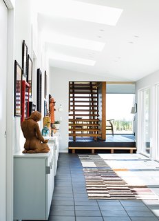 A Lakeside Home Brings a Scandinavian Sensibility to the Midwest - Photo 2 of 6 -