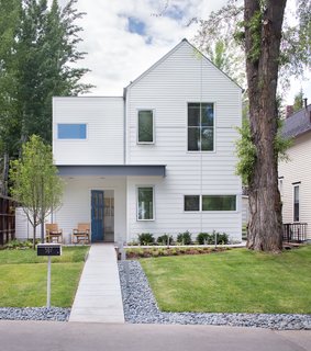 Located in a historic mining neighborhood, the house is a modern take on the 19th-century cabins that dot the area. 