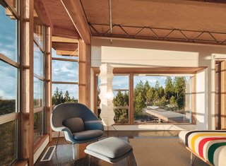 This Economical Modular Prefab Fits Right in With the Woods