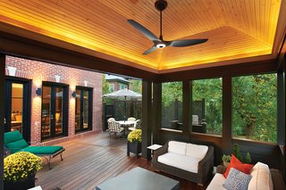 Along with smart tech capabilities, Haiku can also be kitted out to include functional LED lighting. Together, their elegant fans and lights add visual interest to frequently neglected overhead spaces. 