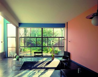 Located in Antwerp, Belgium, Maison Guiette was completed in 1926. 