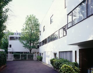 Originally designed for the lawyer and art collector Raoul La Roche in Paris, Maison La Roche is now home to the Foundation Le Corbusier. 
