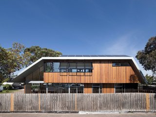 The Week's 10 Best Houses - Photo 1 of 10 - Via Dezeen, photo by Ben Hosking