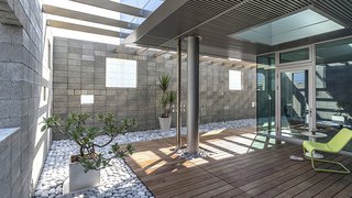 The Week's 10 Best Houses - Photo 6 of 10 - Via designboom, photo by Tze-Chun Wei