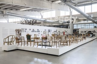 When Kjærholm was hired by Fritz Hansen as a young designer, he was tasked to experiment with the company's signature materials, which at the time was known for its developments in steam-bent wood and laminated veneers. 