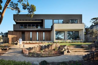 Via Contemporist, photo by Jack Lovel