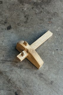 The marking gauge is called a kebiki. 