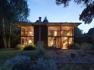 "Constructed simply, the structure is made up of concrete slab floors, cedar posts, cedar-clad interior walls, and exterior cedar shingles." -Charles de Lisle
