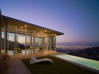 For the Skyline Residence, Belzberg Architects made a conscious effort to build an environmentally sensitive structure, without sacrificing aesthetic and budget. Along with recycling wood framing and flooring from a nearby construction site, they sourced the low e-glazing, steel, and concrete mixes from California manufacturers.