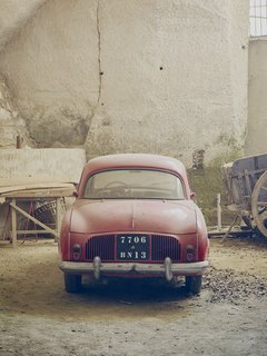 The crown jewel is Lolo’s collection of more than half a dozen classic cars, not related to farming. 