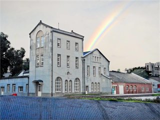 This former winery built in 1914 has been elegantly restored and re-purposed as a cultural park and arts center. Located in the center of the city, it houses cafes, concept shops, pop-ups, a cinema, art exhibits, and FabCafe—the only 3D printer cafe in the country. 