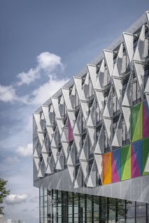 Shape-Shifting Architecture: 10 Buildings That Move or Change Form - Photo 1 of 24 -