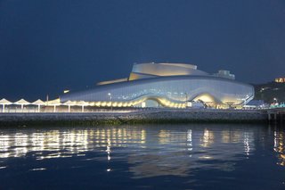 Shape-Shifting Architecture: 10 Buildings That Move or Change Form - Photo 23 of 24 -