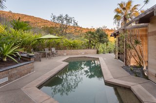 A 1974 Masterpiece Is Put on the Market by a Family Friend of the Late Julius Shulman - Photo 11 of 12 -