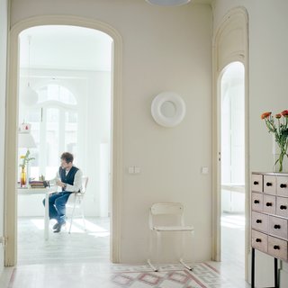 In Jaime Hayon and Nienke Klunder’s nearby studio in their home in Valencia, Spain, is an appealing place to work, with its high ceilings and historic cement tile floors.
