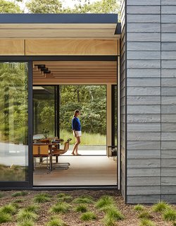 A Family Retreat in the Hamptons Bridles Wind, Water, and Light - Photo 5 of 10 -