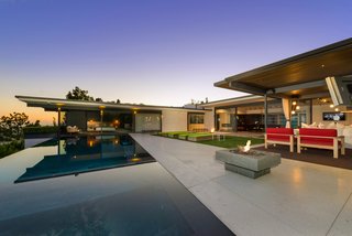 ‘Friends’ Star Matthew Perry’s Midcentury Stunner in the Hollywood Hills Is For Sale - Photo 2 of 10 -