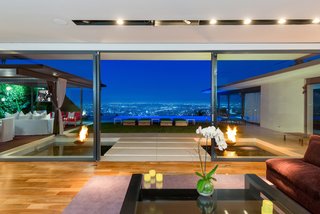 ‘Friends’ Star Matthew Perry’s Midcentury Stunner in the Hollywood Hills Is For Sale - Photo 6 of 10 -