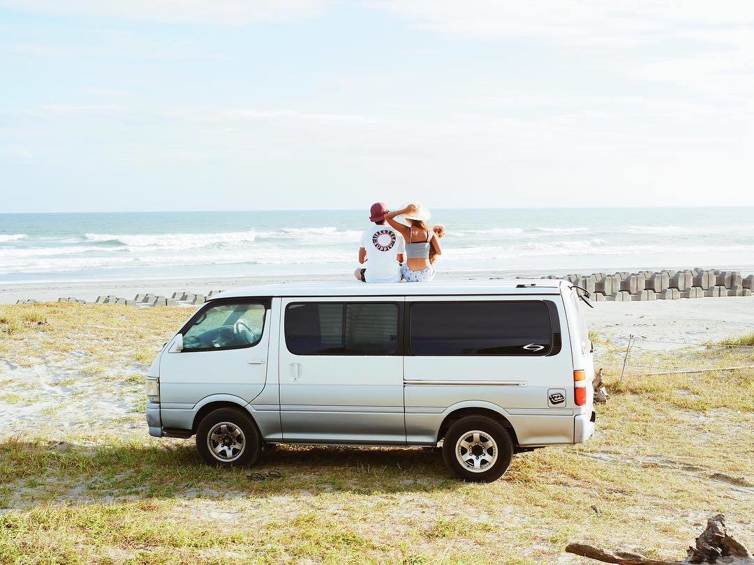 9 Adventure Seekers Who Celebrate Small Space Living Through the Van ... 9 Adventure Seekers Who Celebrate Small Space Living Through the Van ...