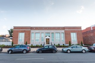 A Historic U.S. Post Office Is Transformed Into a Digital Agency’s New Modern Office - Photo 1 of 15 -