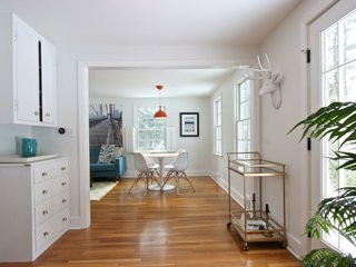 17 Modern Rentals That Give You a Front-Seat View of Incredible Fall Foliage - Photo 14 of 17 -