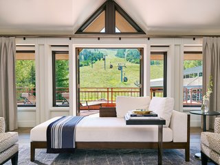 17 Modern Rentals That Give You a Front-Seat View of Incredible Fall Foliage - Photo 4 of 17 -