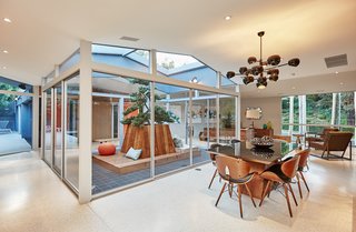 A Hexagonal Midcentury Residence in Southern California Offered at $2.89M - Photo 4 of 9 -