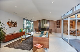A Hexagonal Midcentury Residence in Southern California Offered at $2.89M - Photo 2 of 9 -