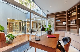 A Hexagonal Midcentury Residence in Southern California Offered at $2.89M - Photo 7 of 9 -