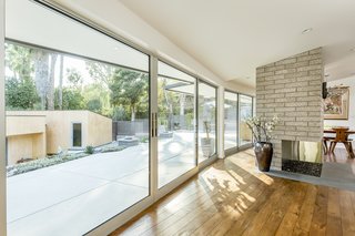Snatch Up Case Study House #10 in Pasadena For $3M - Photo 3 of 12 -