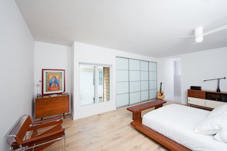 Clad in Cedar and Metal, an Indianapolis Home Gives a Modern Salute to its Traditional Surroundings - Photo 6 of 11 -
