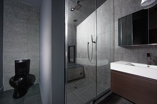 Clad in Cedar and Metal, an Indianapolis Home Gives a Modern Salute to its Traditional Surroundings - Photo 9 of 11 -