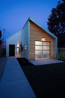 Clad in Cedar and Metal, an Indianapolis Home Gives a Modern Salute to its Traditional Surroundings - Photo 11 of 11 -