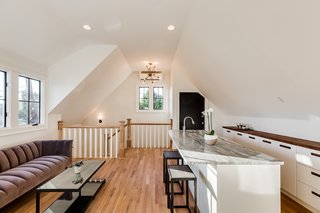Modern Interiors Shine Behind the 19th-Century Facade of This Nashville Home, Now Asking $2.1M - Photo 11 of 13 -