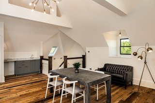 Modern Interiors Shine Behind the 19th-Century Facade of This Nashville Home, Now Asking $2.1M - Photo 12 of 13 -
