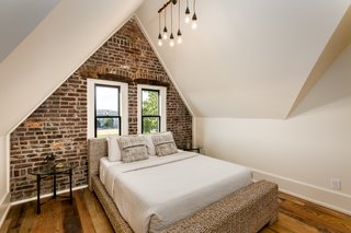 Modern Interiors Shine Behind the 19th-Century Facade of This Nashville Home, Now Asking $2.1M - Photo 10 of 13 -