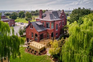 Modern Interiors Shine Behind the 19th-Century Facade of This Nashville Home, Now Asking $2.1M - Photo 13 of 13 -