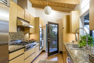 A Hillside Midcentury Home in Pasadena Starts at $749K - Photo 6 of 11 -